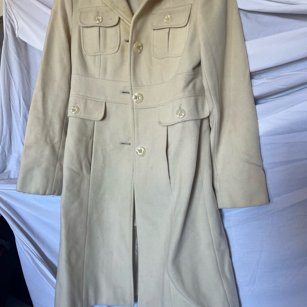 Kenneth Cole crème jacket. Winter jacket coverup size 4 beautiful !